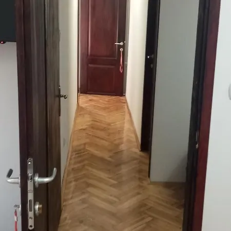 Airport Md 2 Condo *